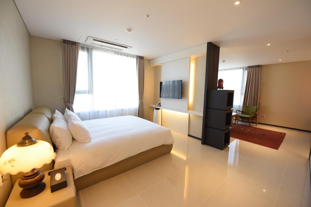 Geoje Artnouveau Suite Hotel Εξωτερικό φωτογραφία